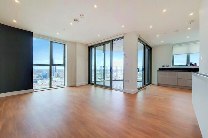 2 Bedroom Apartment To Rent In Green Street, London, NW10