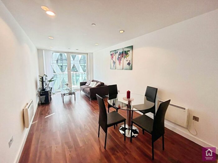 2 Bedroom Flat For Sale In Number One, Media City Uk, Salford Quays, M50