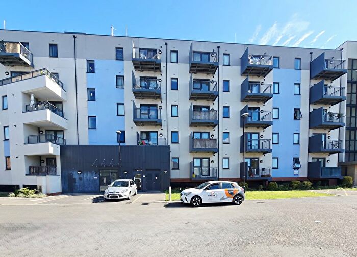 2 Bedroom Flat For Sale In Salisbury Road, Southall, UB2