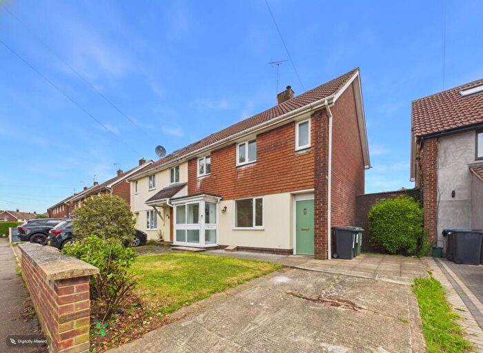 3 Bedroom Semi-Detached House To Rent In Hollybush Lane, Hemel Hempstead, Hertfordshire, HP1