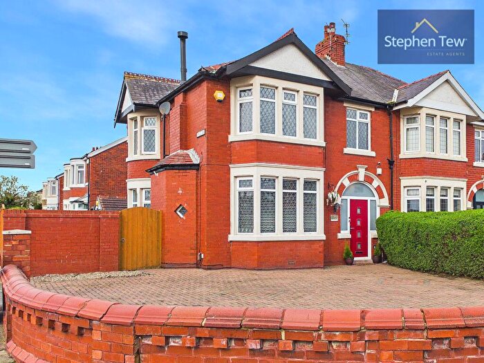 3 Bedroom Semi Detached House For Sale In St. Annes Road, Blackpool, FY4