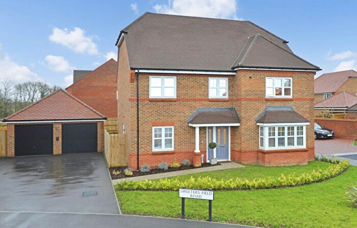 4 Bedroom Detached House For Sale In Sweeters Field Road, Alfold, GU6
