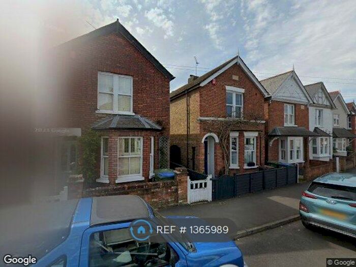 2 Bedroom Detached House To Rent In Oakdale Road, Weybridge, KT13