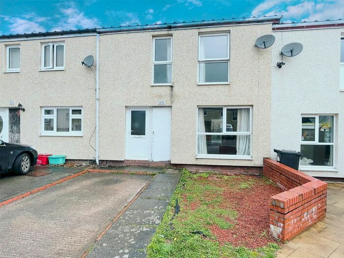 3 Bedroom Terraced House For Sale In Lon Pantyllyn, Maesydail, Newtown, Powys, SY16