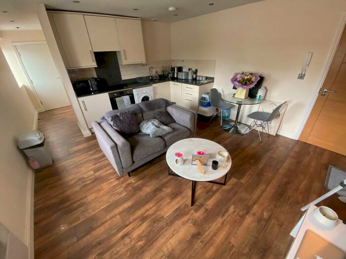 1 Bedroom Apartment To Rent In Brunswick Court, Leeds, LS2