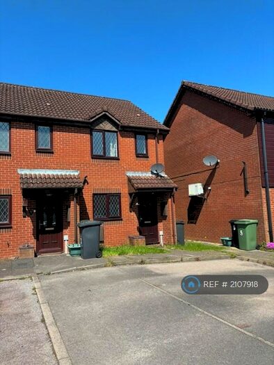 2 Bedroom Semi-Detached House To Rent In Wights Walk, Basingstoke, RG22