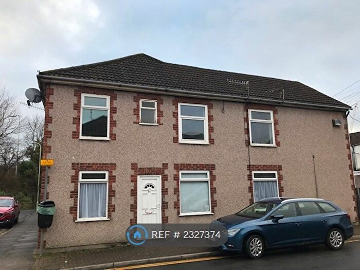 2 Bedroom Maisonette To Rent In North Street, Pontypridd, CF37