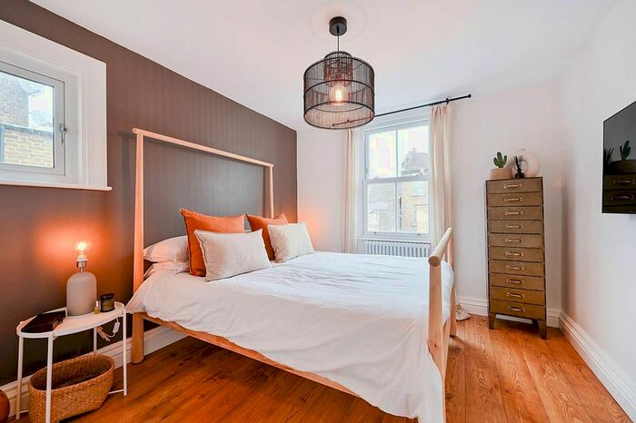 2 Bedroom Flat To Rent In Milton Road, Poet's Corner, London, W3