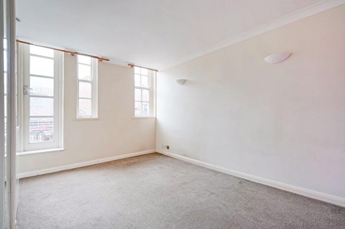 Studio To Rent In Flat Mayfair Court, West Bar, Sheffield, S3