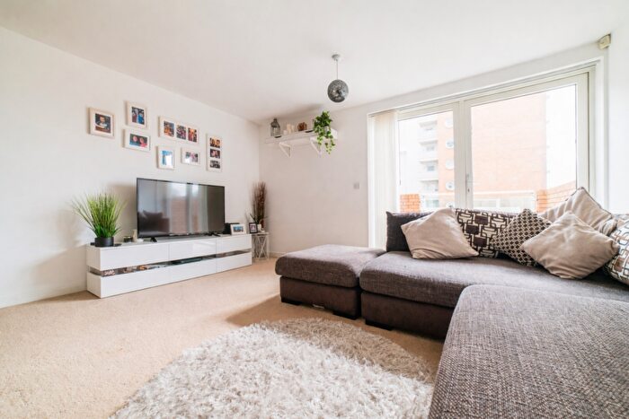 2 Bedroom Flat To Rent In Dubrovnik House, Cardiff Bay, CF10