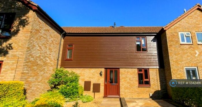 3 Bedroom Terraced House To Rent In Shire Close, Broxbourne, EN10