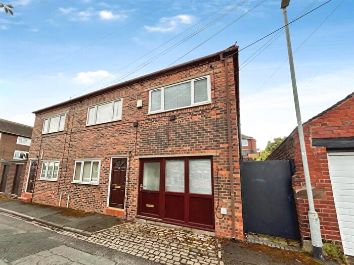 2 Bedroom End Of Terrace House To Rent In Clarence Street, Newcastle-Under-Lyme, ST5