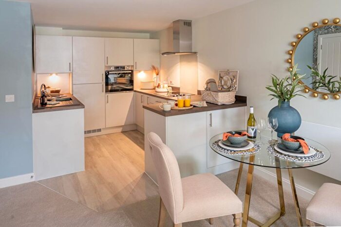 2 Bedroom Flat To Rent In Dunton Green, TN13