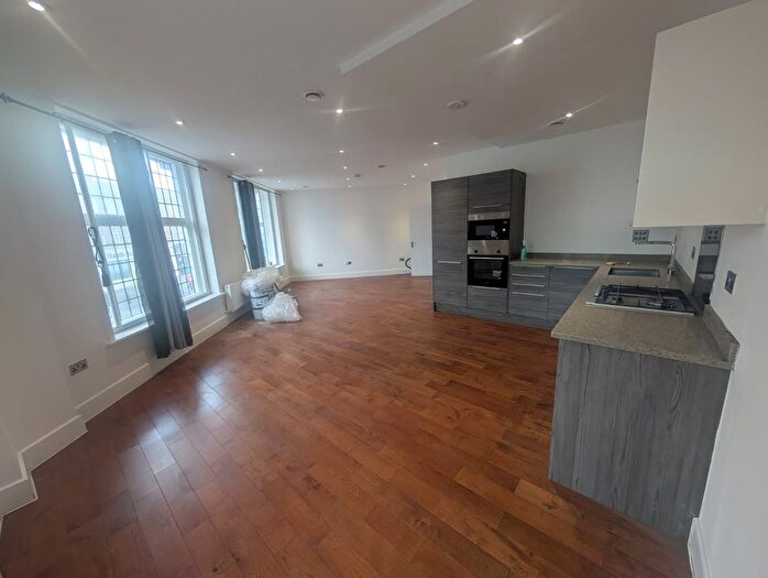 2 Bedroom Flat To Rent In South Road, Southall, UB1