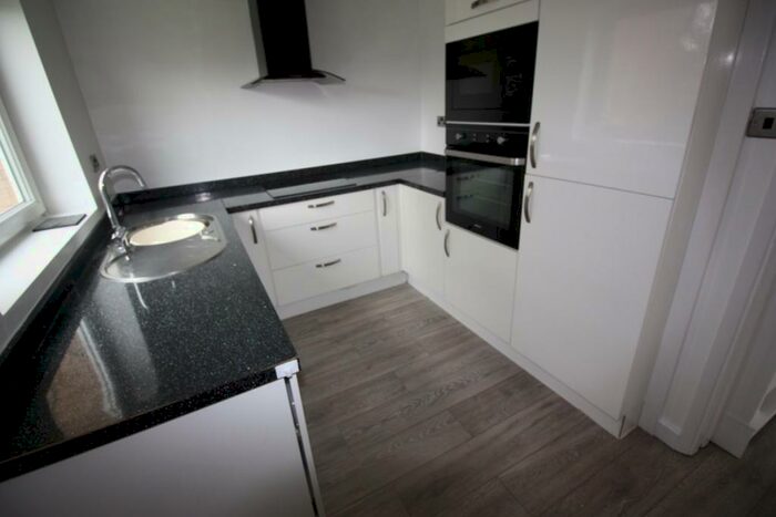 1 Bedroom Apartment To Rent In Roundwood Court, Worsbrough, S70