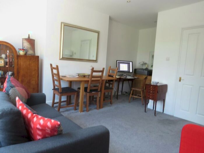 2 Bedroom Apartment To Rent In The Gardens, East Dulwich, London, SE22