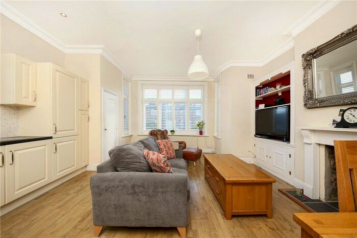 2 Bedroom Property To Rent In Thornton Avenue, London, SW2