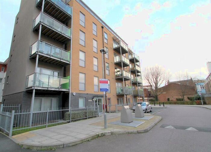 1 Bedroom Flat To Rent In Merchant Street, London, E3