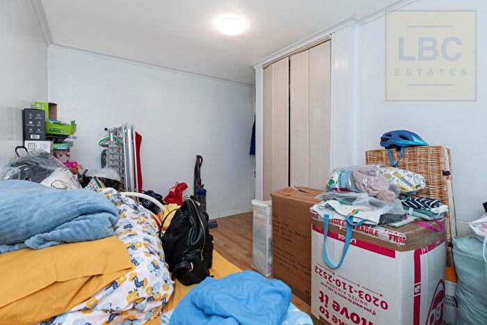 2 Bedroom Flat For Sale In Chelsea Close, London, NW10