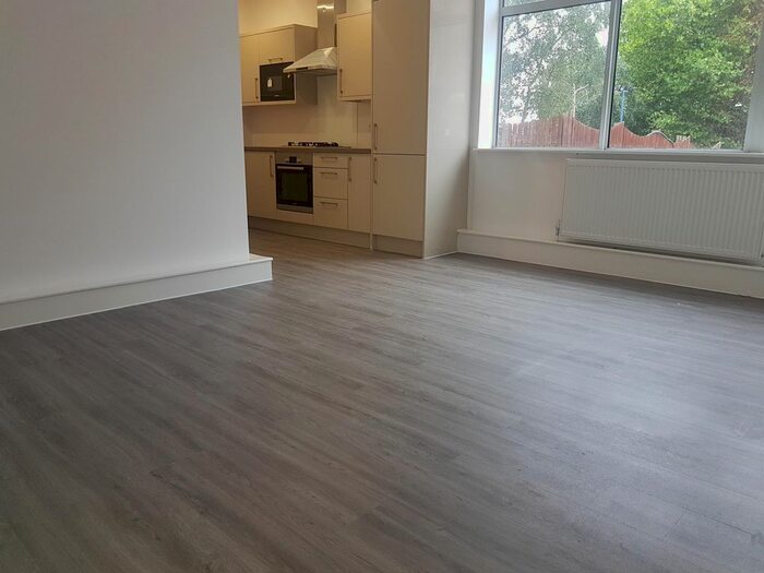 2 Bedroom Flat To Rent In Goodrich Mews, Dudley, DY3