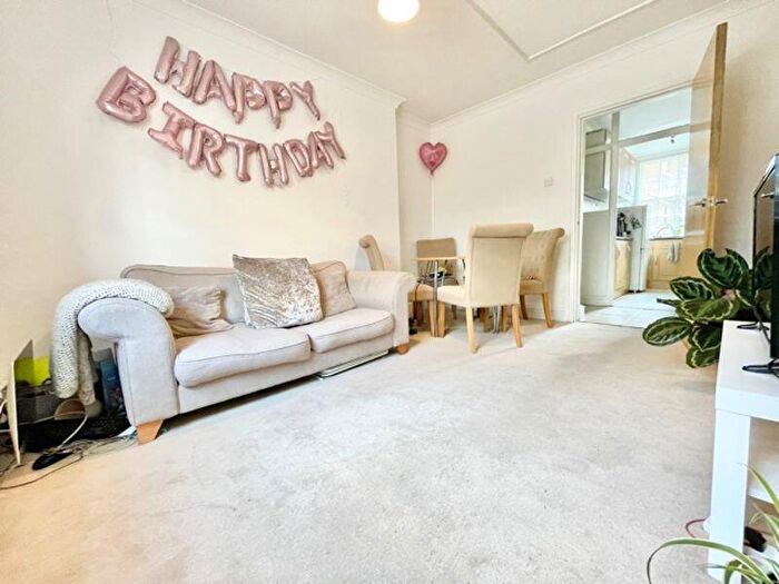 2 Bedroom Apartment To Rent In Hannibal Road, E1