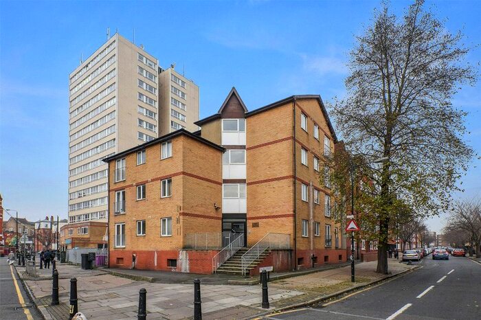 1 Bedroom Flat To Rent In Astra Apartments, Globe Road, London, E2