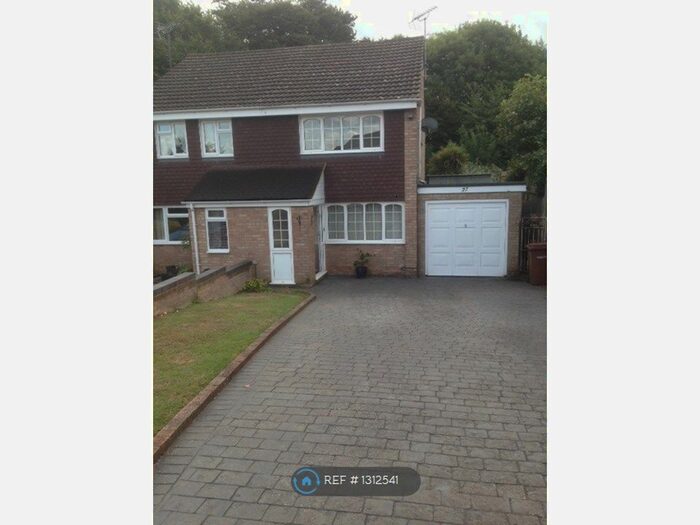 3 Bedroom Semi-Detached House To Rent In Plumtree Grove, Gillingham Kent ME7