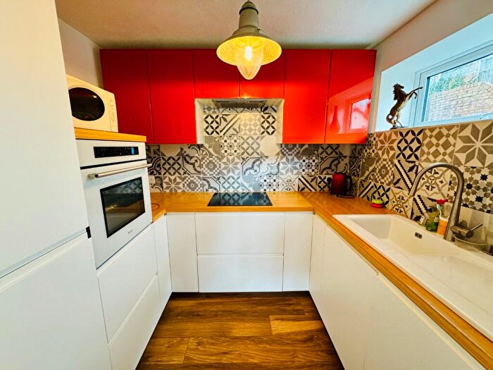 1 Bedroom Apartment For Sale In Santana, Brent Road, Shooters Hill, London, SE18