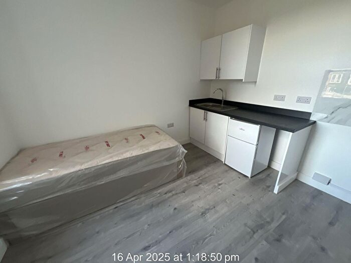Studio To Rent In Craven Park Road, London, NW10