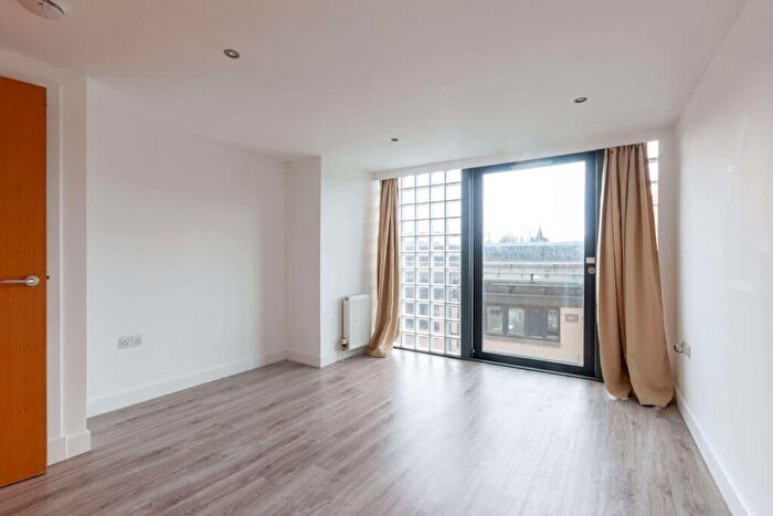 2 Bedroom Flat To Rent In L Belford Road, Edinburgh, EH4