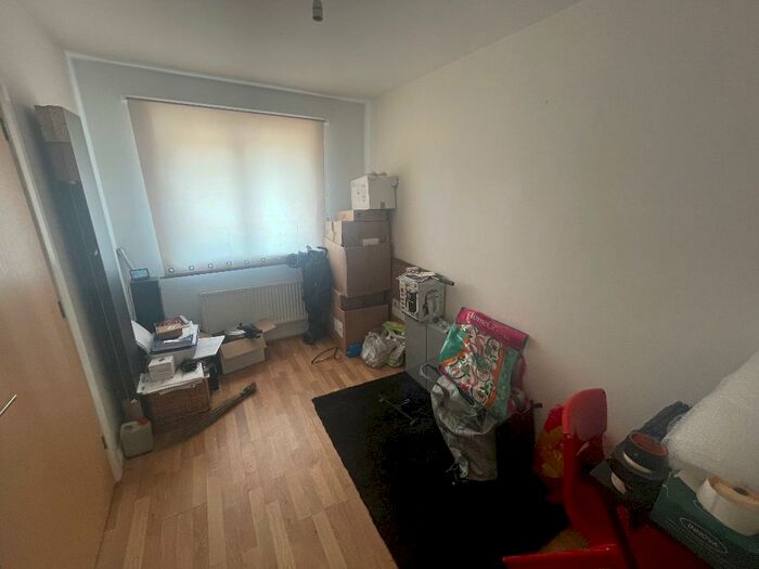 2 Bedroom Semi-Detached House To Rent In Great Lakes Close, Manchester, M12