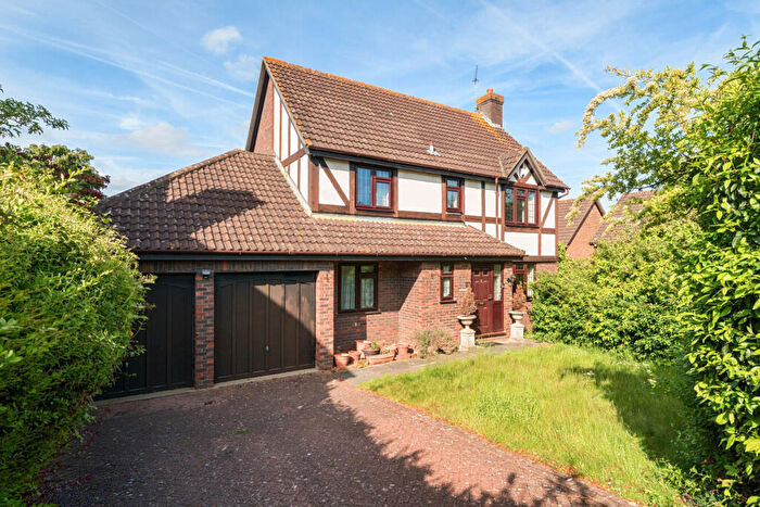 4 Bedroom Detached House For Sale In Beechwood Rise, Chislehurst, BR7