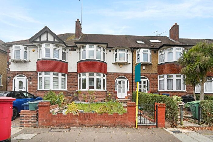 3 Bedroom Property For Sale In Brunswick Road, Ealing, W5