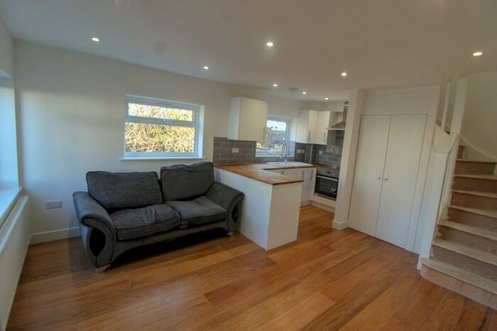 1 Bedroom End Of Terrace House To Rent In Leicester Road, New Barnet, Hertfordshire, EN5