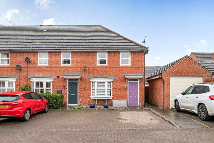3 Bedroom End Of Terrace House For Sale In Curlew Drive, Chippenham, SN14