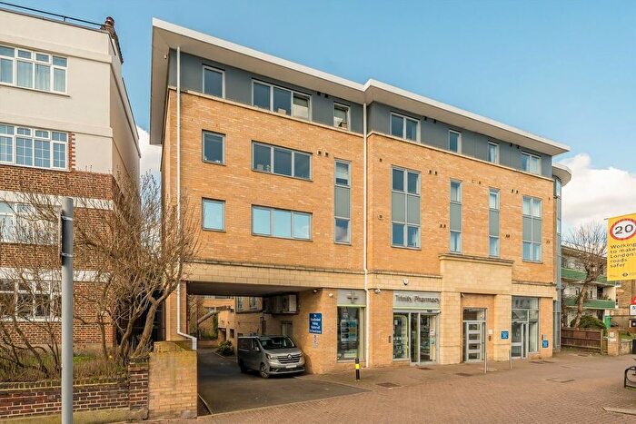 2 Bedroom Flat To Rent In Balham High Road, London, SW17