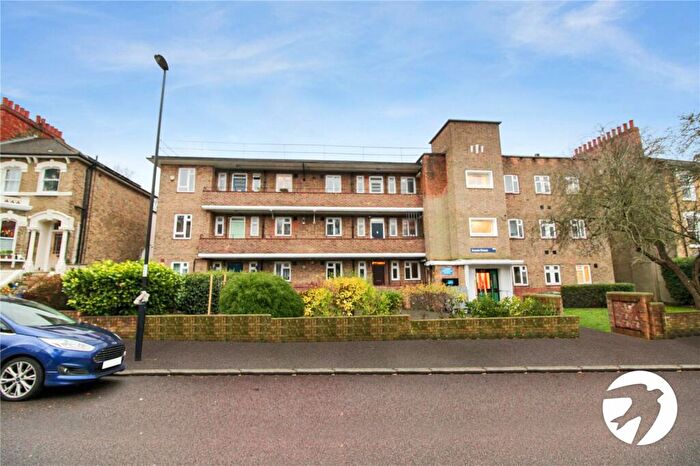 2 Bedroom Flat To Rent In Breakspears Road, London, SE4