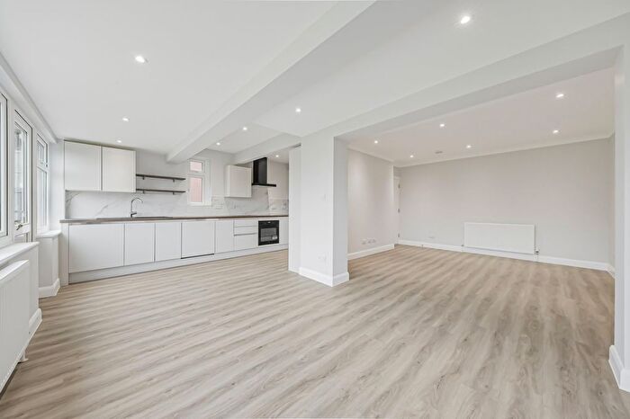 4 Bedroom Semi-Detached House To Rent In West Hill, Wembley, HA9