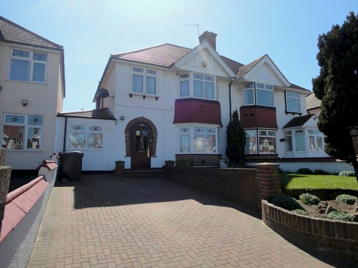 1 Bedroom Studio To Rent In Great West Road, Hounslow, TW5