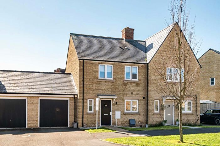 4 Bedroom Semi-Detached House For Sale In Woodley Drive, Bampton, Oxfordshire, OX18