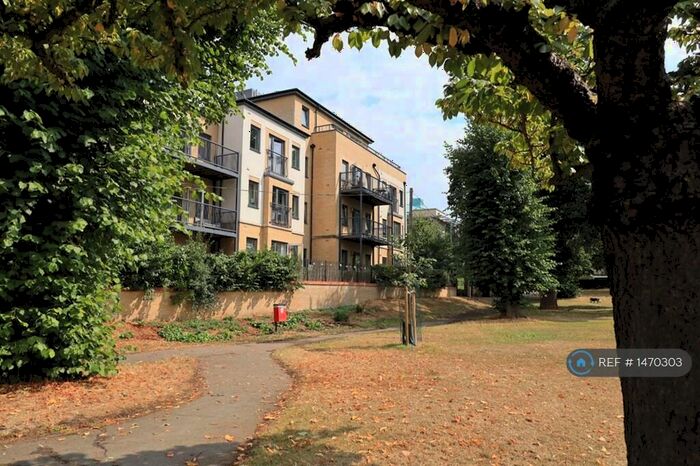 2 Bedroom Flat To Rent In Bole Court, London, EN2