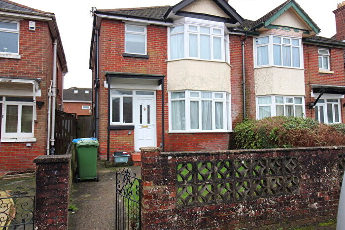 4 Bedroom End Of Terrace House To Rent In Harrison Road, Southampton, SO17