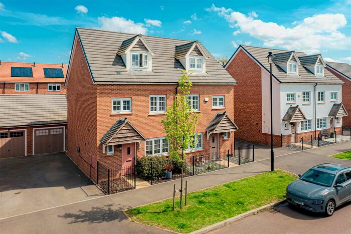 5 Bedroom Semi Detached House For Sale In Manor Road, Barton Seagrave, NN15