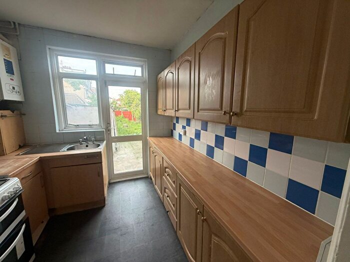 3 Bedroom Terraced House To Rent In Springfield Drive, Ilford, IG2