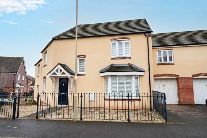 3 Bedroom Terraced House For Sale In Sunflower Way, Andover, SP11
