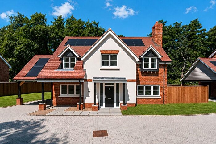 4 Bedroom Detached House For Sale In Godalming, Surrey, GU7
