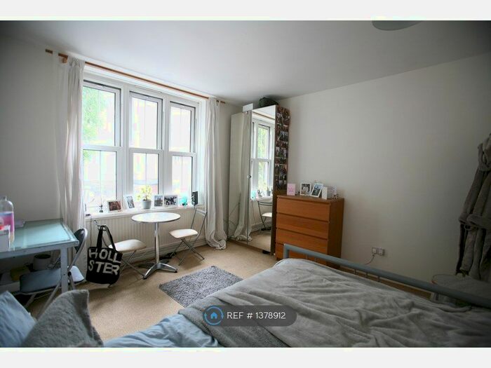 4 Bedroom Flat To Rent In Camelot House, London, NW1
