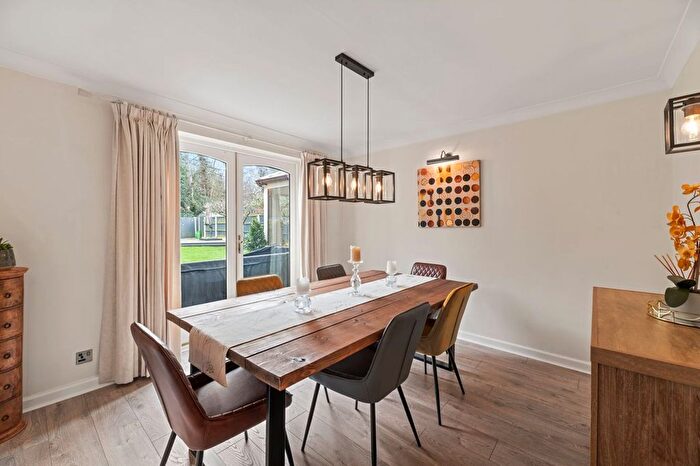 5 Bedroom Detached House For Sale In Sharon Park Close, Grappenhall, WA4 - Photo 11