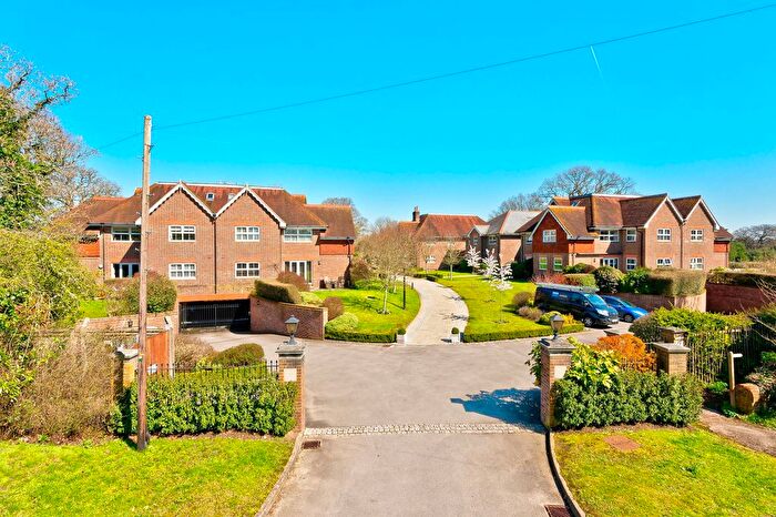 2 Bedroom Flat For Sale In Old Stocks Oak, Liss, Hampshire, GU33