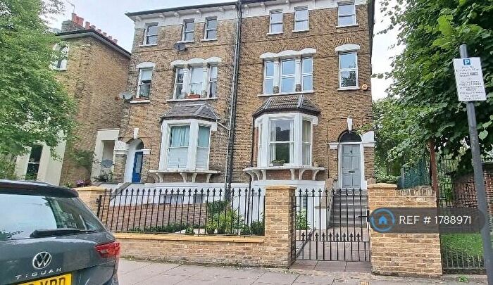 2 Bedroom Flat To Rent In Tufnell Park Road, London, N7